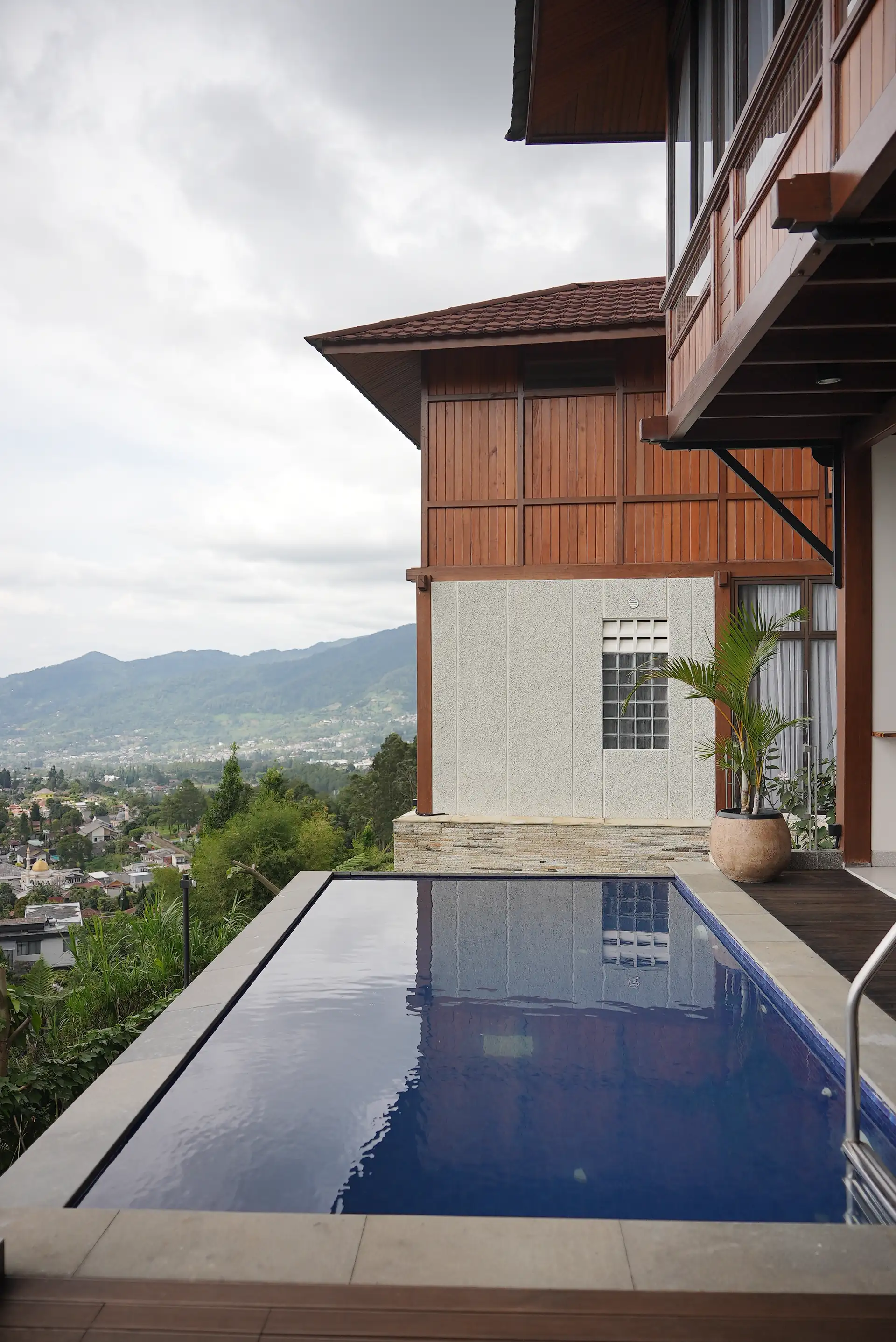 Private pool facing the mountains